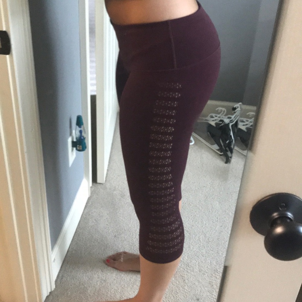 Maroon cropped lululemon leggings